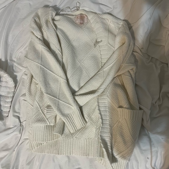 francesca’s cardigan! - Picture 3 of 4